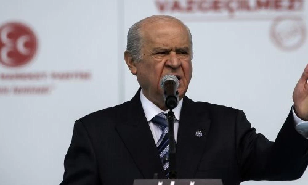 Μπαχτσελί: "Εμφανίζονται μπροστά μας εκείνοι που ρίχτηκαν στη θάλασσα της Σμύρνης"